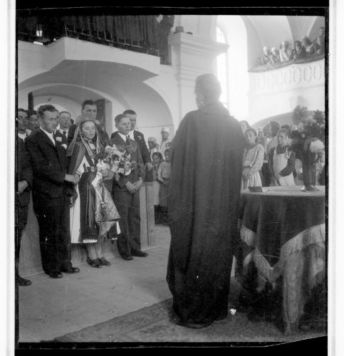 Esküvő a torockói unitárius templomban